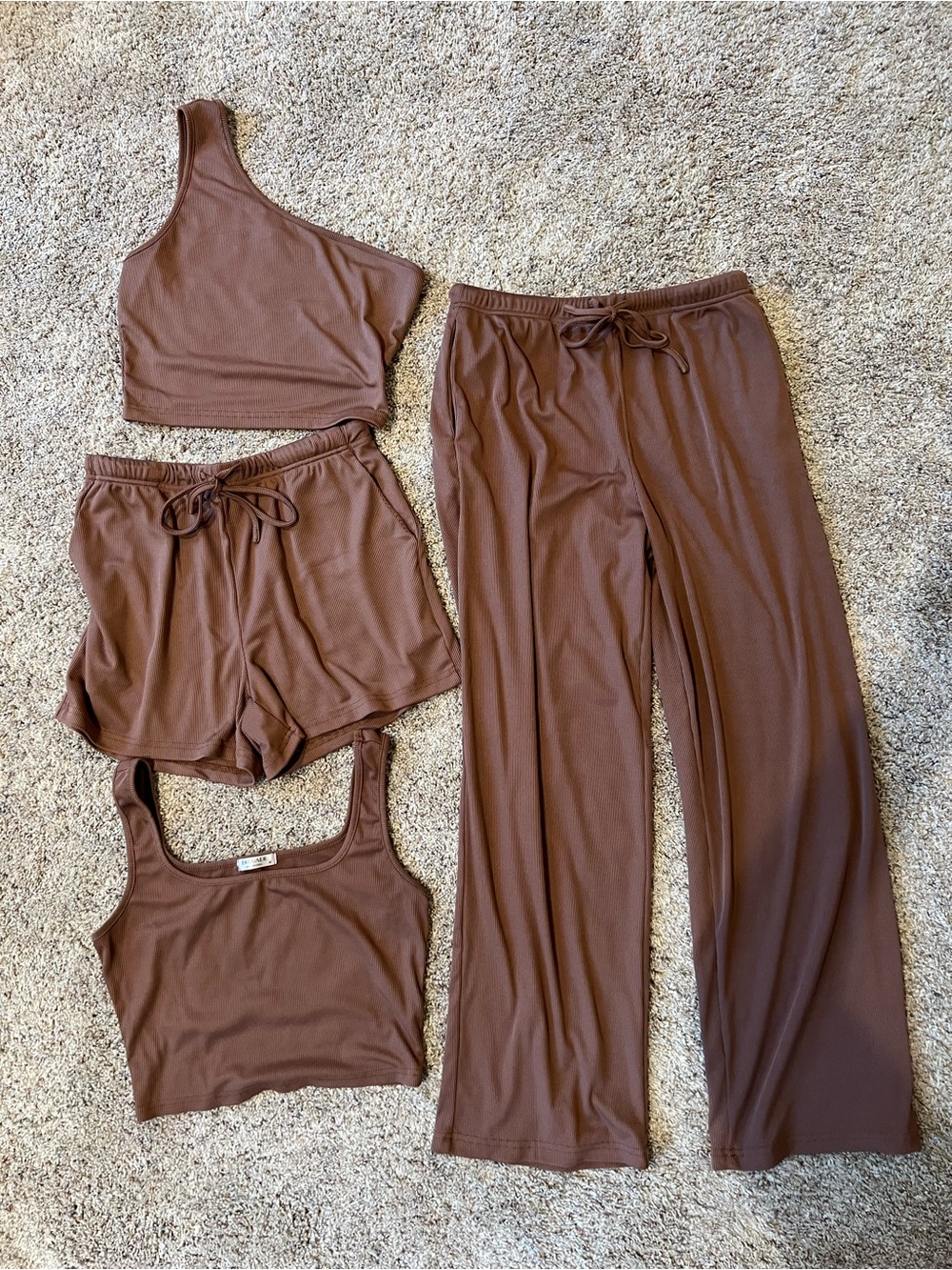 Ekouaer Four piece lounge Set